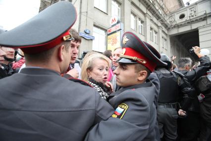 Триумфальная площадь. Несанкционированный митинг `Несогласных` в защиту 31-й статьи Конституции РФ (свобода собраний и митингов) в рамках акции `Стратегия-31`.  Фото:   31 августа 2010 год.