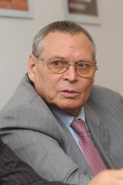 Эдуард Михайлович Никитин, ректор Академии повышения квалификации и переподготовки работников образования. В гостях КП 27 августа 2010 год.