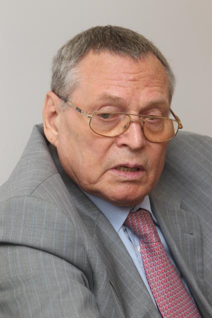 Эдуард Михайлович Никитин, ректор Академии повышения квалификации и переподготовки работников образования. В гостях КП 27 августа 2010 год.