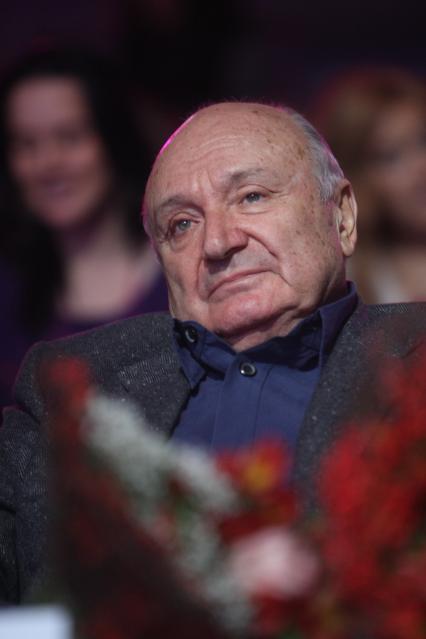Дата: 24.10.2009, Время: 17:26. Михаил Михайлович (Маневич) Жванецкий (6 марта 1934, Одесса) . русский писатель-сатирик и исполнитель собственных произведений на конкурсе КРАСА РОССИИ 2009 в Кемерово.