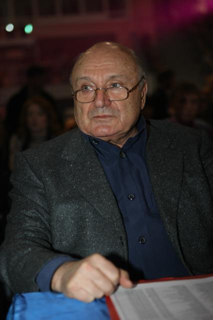 Дата: 24.10.2009, Время: 15:11. Михаил Михайлович (Маневич) Жванецкий (6 марта 1934, Одесса) . русский писатель-сатирик и исполнитель собственных произведений на конкурсе КРАСА РОССИИ 2009 в Кемерово.