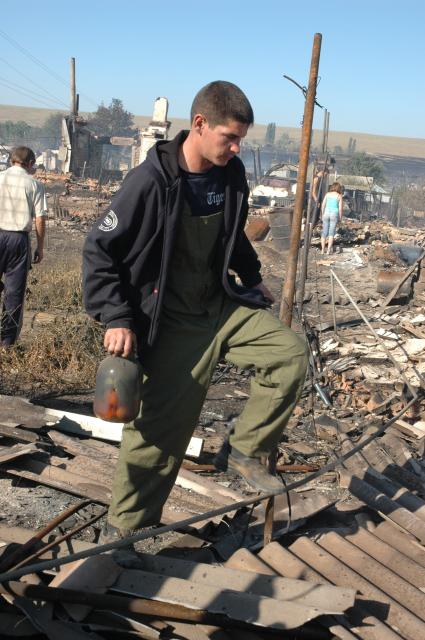 Лесные пожары в Волгоградской области, 3 сентября 2010 года. Лесной пожар. Погорельцы. Стихийное бедствие. Страхование недвижимости. Лето. Жара.