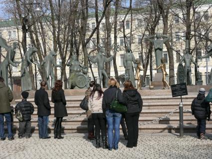 г. Москва, Скульптурная композиция ДЕТИ - ЖЕРТВЫ ПОРОКОВ ВЗРОСЛЫХ.  Фото: 01.04.2008