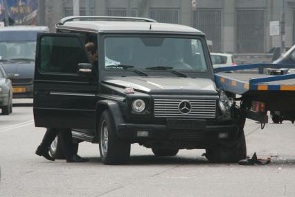 28 марта 2008 года. Авария. Эвакуатор. Машина. Улица.