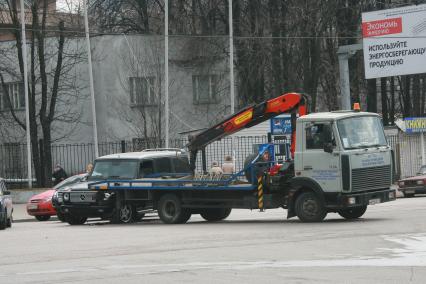 28 марта 2008 года. Авария. Эвакуатор. Машина. Улица.