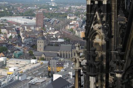 Вид на исторический центр города, Кёльн, Германия, 22 сентября 2010 года. View of the historic city center in Cologne, Germany, September 22, 2010.