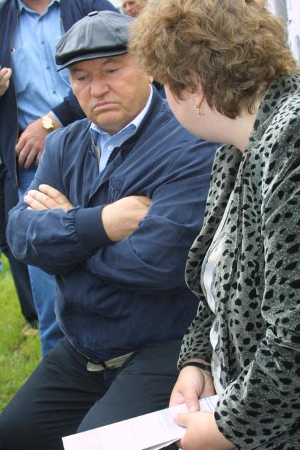 9 августа 2003 года. Юрий Лужков. Кепка.