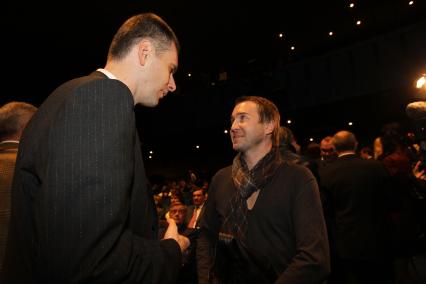 22 сентября 2010 года. Кинотеатр ПУШКИНСКИЙ. Премьера фильма КРАЙ. На снимке: бизнесмен Михаил Прохоров и актер Евгений Миронов.