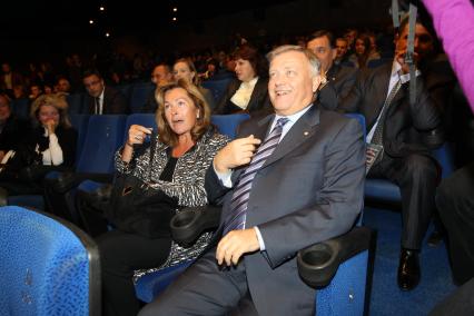 22 сентября 2010 года. Кинотеатр ПУШКИНСКИЙ. Премьера фильма КРАЙ. На снимке: президент ОАО Российские железные дороги Владимир Якунин.