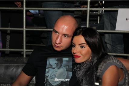 29 сентября 2010 года. Клуб Imperia Lounge. Презентация совместного портала Billboard & MSN. На снимке: Юлия Волкова (экс ТАТУ) и бизнесмен Вадим.