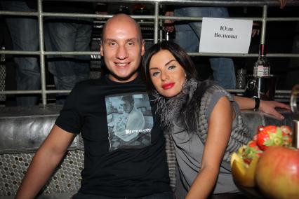 29 сентября 2010 года. Клуб Imperia Lounge. Презентация совместного портала Billboard & MSN. На снимке: Юлия Волкова (экс ТАТУ) и бизнесмен Вадим.