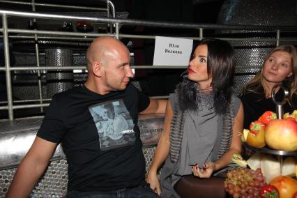 29 сентября 2010 года. Клуб Imperia Lounge. Презентация совместного портала Billboard & MSN. На снимке: Юлия Волкова (экс ТАТУ) и бизнесмен Вадим.