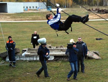 Дата съемки : 16.10.2010.  В городе Ногинске прошел отбор на шоу ЖЕСТОКИЕ ИГРЫ , в этом отборе учавствовала работник КП  Надежда Шульга  - журналист отдела телевидения!