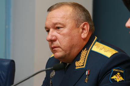 29 июля 2009 года. Командующий ВДВ генерал-лейтенант Владимир Шаманов в КП.