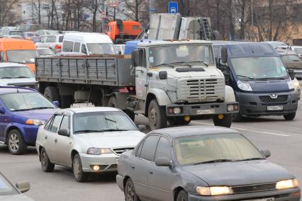 г Москва. Пробки. грузовик