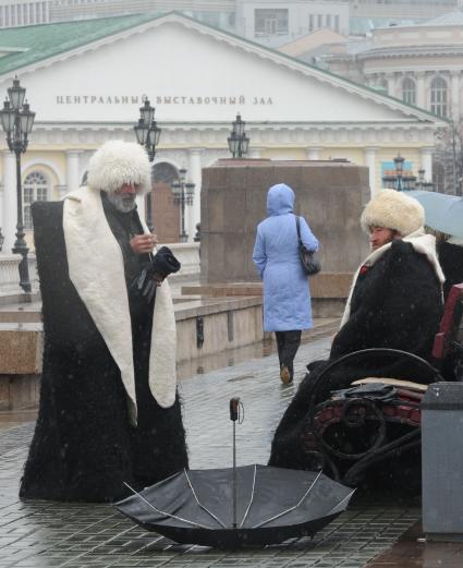29 октября 2010 года. Наступление зимы в Москве. Джигиты на Манежной площади.