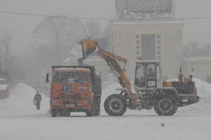 10 января 2010 года. Уборка снега.