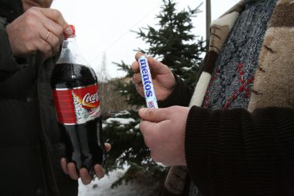 27 декабря 2006 года. Развлечения на Новый год. Кока-кола и ментос.