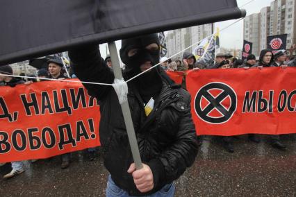 Дата съемки : 04.11.2010.
В Москве прошел РУССКИЙ МАРШ  националистических организаций .  День народного единства.
На фото :  митингующие националисты