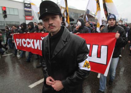 Дата съемки : 04.11.2010.
В Москве прошел РУССКИЙ МАРШ  националистических организаций .  День народного единства.
На фото :  митингующие националисты