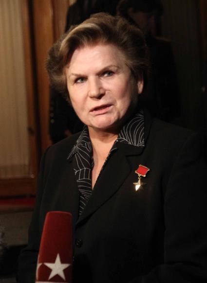 Дата съемки : 05.11.2010.
Прощание с экс-главой правительства России Виктором Черномырдиным , скончавшимся на 73-м году жизни , панихида прошла в Доме приемов на Воробьевых горах
На фото : Валентина Терешкова