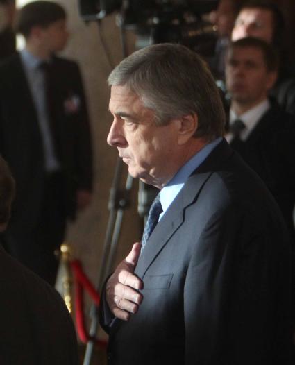Дата съемки : 05.11.2010.
Прощание с экс-главой правительства России Виктором Черномырдиным , скончавшимся на 73-м году жизни , панихида прошла в Доме приемов на Воробьевых горах
На фото : Павел Бородин