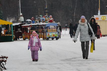 Г. москва. Парк культуры и отдыха Сокольники. Семейный отдых.