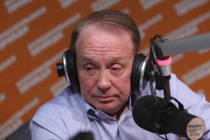 Дата съемки : 14.11.2010
В редакции кп побывал Президент Международного союза КВН
На фото : Александр Масляков - Телеведущий