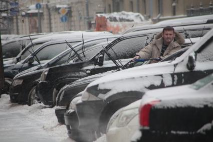 20 декабря 2010 года. Снегопад в Москве. Уборка снега