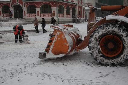 20 декабря 2010 года. Снегопад в Москве. Уборка снега