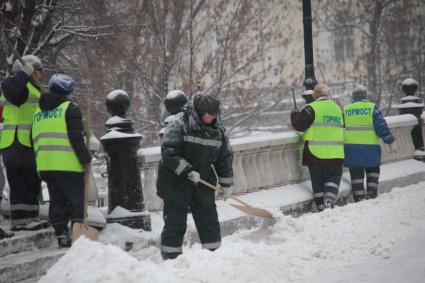 20 декабря 2010 года. Снегопад в Москве. Уборка снега