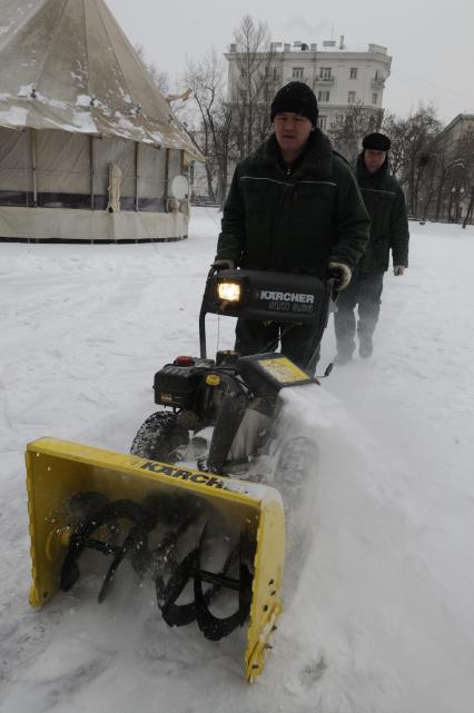 21 декабря 2009 года. Зима. Уборка снега