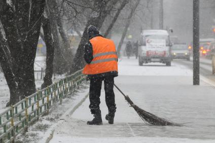 7 декабря 2009 года. Снегопад. Уборка снега.