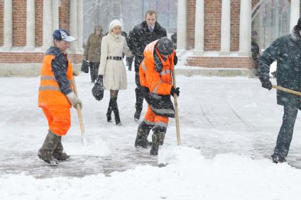 14 февраля 2009 года. Зима. Уборка снега.