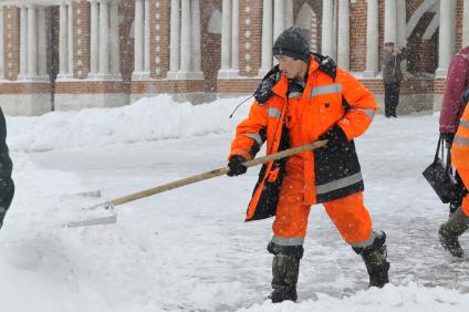 14 февраля 2009 года. Зима. Уборка снега.