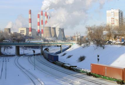 Московская окружная железная дорога (МОЖД), Москва, январь 2011 года. Поезд. Пути. Локомотив. Товарный. ТЭЦ. Экология.