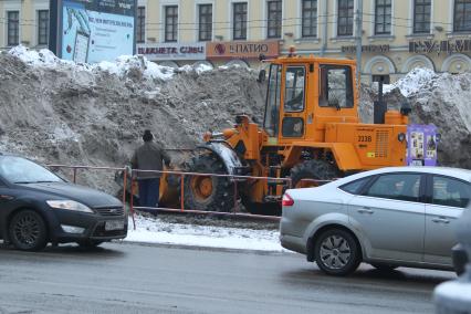 Дата съемки: 08 декабря  2010. Москва. Чистка, уборка снега, дворник, дворники