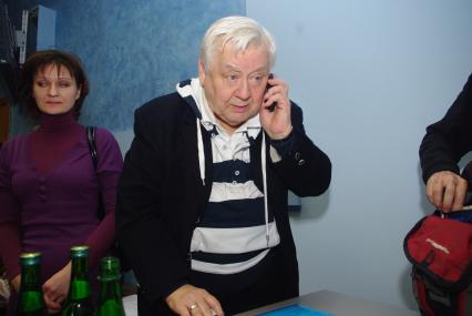 Олег Табаков, Народный артист СССР, Лауреат Государственных премий СССР и РФ. Художественный руководитель МХТ им. А. П. Чехова. Основатель, художественный руководитель театра под руководством Олега Табакова. Президент фестиваля документальной мелодрамы Саратовские страдания . Член Совета по культуре при Президенте России. 21 октября 2010 года. Саратов.