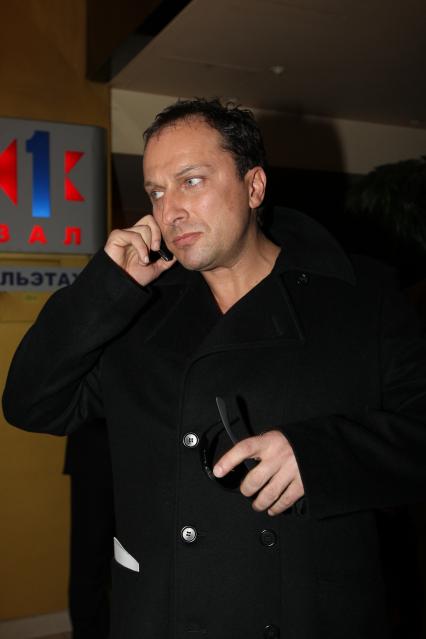 Россия. Москва. 18 января 2011. Дмитрий Нагиев -российский актёр, шоумен и телеведущий на премьере фильма режиссера К.Кузина САМЫЙ ЛУЧШИЙ ФИЛЬМ 3-ДЭ в кинотеатре ОКТЯБРЬ.
