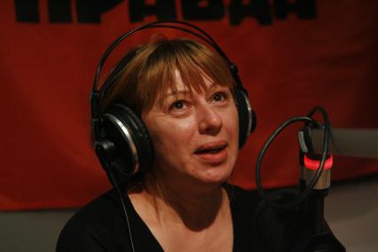 1 февраля 2010 года. Певица Алена Апина на радио КП.