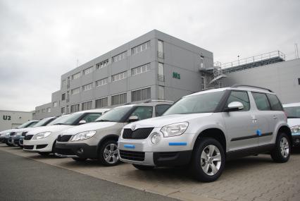 Завод Шкода в Квасинах, здесь собирают Skoda Superb, Yeti и Roomster. Чехия, 5 ноября 2010 года. Автомобили, производство, Skoda, шкода, завод, автомобильная промышленность, роботы, автоматическое производство, конвейер, качество, безопасность, рабочие.