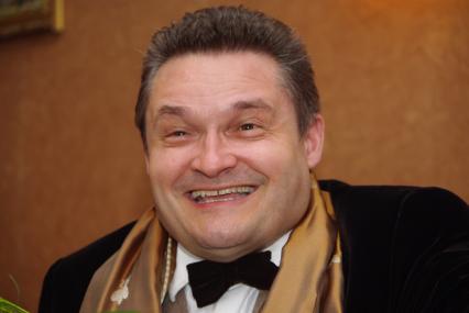Александр Васильев, российский театральный художник, искусствовед,историк моды, писатель, телеведущий, преподаватель, руководитель Московской Академии Моды, 14 апреля 2010 года.