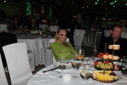 22 января 2011 Певица - Долина, Лариса с мужем Ильей Спицыным. В банкетном зале Форум-холл.