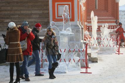 27 января 2011. Ледовые скульптуры на Красной площади.