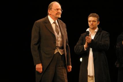 Юрий Яковлев, Владимир Епифанцев в спектакле Чайка, Саратов, 26 марта 2009 года. театр им. Вахтангова