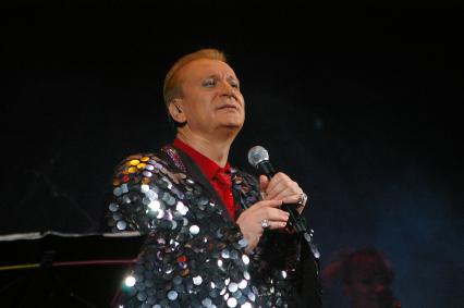 Сергей Пенкин на концерте в Саратове, 2 апреля 2009 года.
