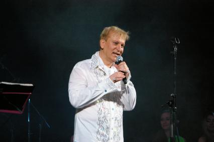 Сергей Пенкин на концерте в Саратове, 2 апреля 2009 года.