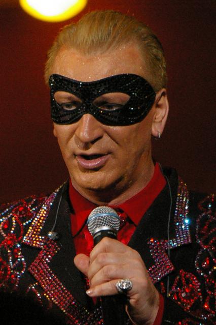 Сергей Пенкин на концерте в Саратове, 2 апреля 2009 года.