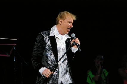 Сергей Пенкин на концерте в Саратове, 2 апреля 2009 года.
