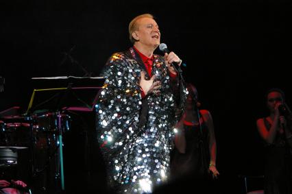 Сергей Пенкин на концерте в Саратове, 2 апреля 2009 года.